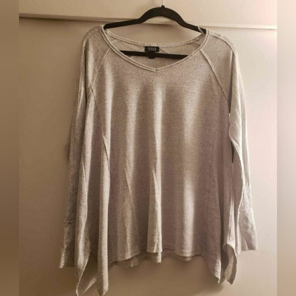 Brand New Women's Large long sleeve a.n.a top.
